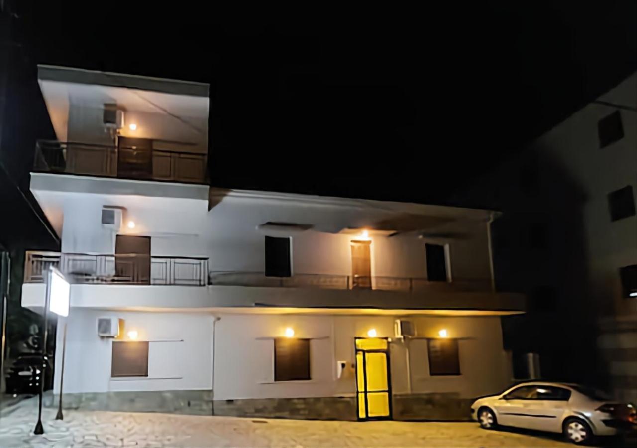 Polemarhos Guest House 6 กาลัมปากา ภายนอก รูปภาพ